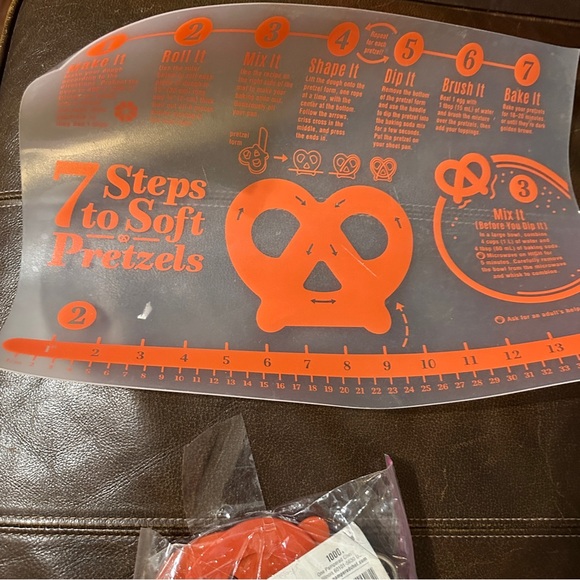 Pampered Chef Pretzel Making Set Kit w/Mat & Form. Discontinued, New Opened - Picture 3 of 4
